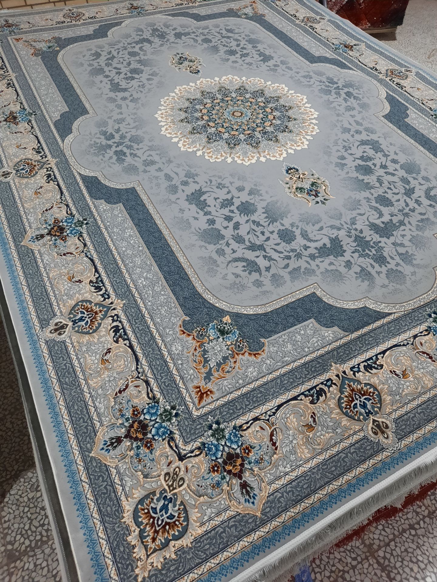 فرش ۱۲ متری ۷۰۰ شانه تراکم ۲۵۵۰